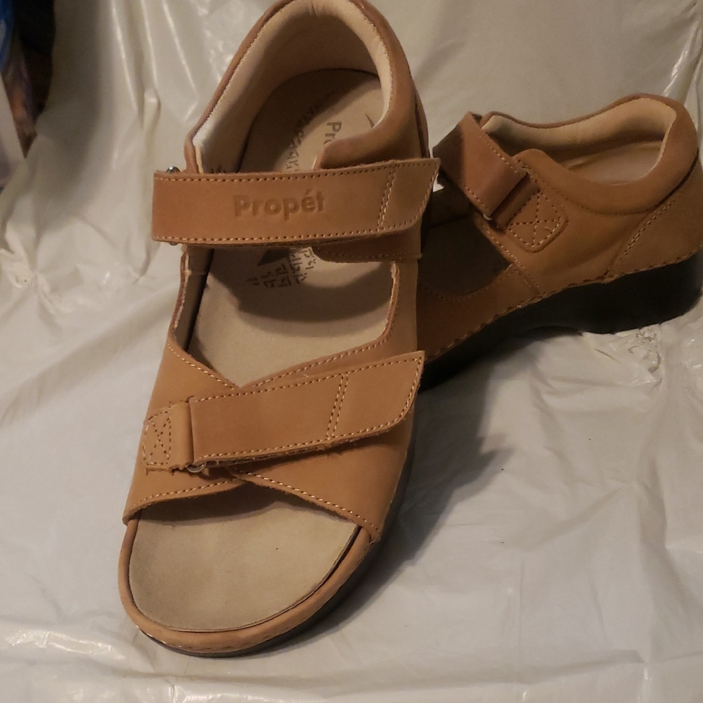 PROPET ORTHOPEDIC SANDALS NWOT 7 1/2